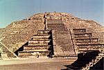 Månens pyramide i Teotihuacán.