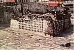 Templo Mayor: hovedskalsrækker i sten.